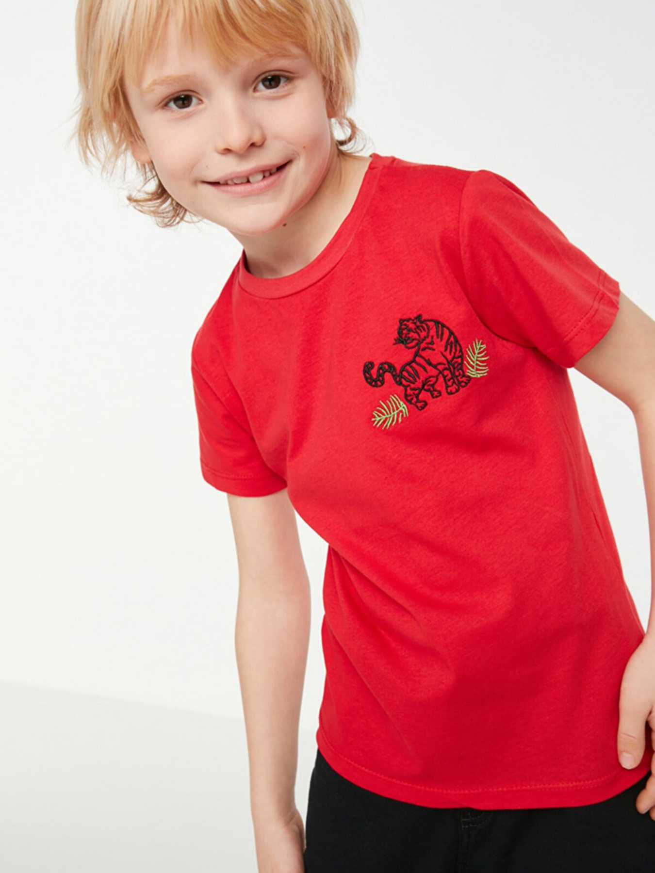 Футболка Trendyol модель TKDSS22TS1587/Kirmizi Фото