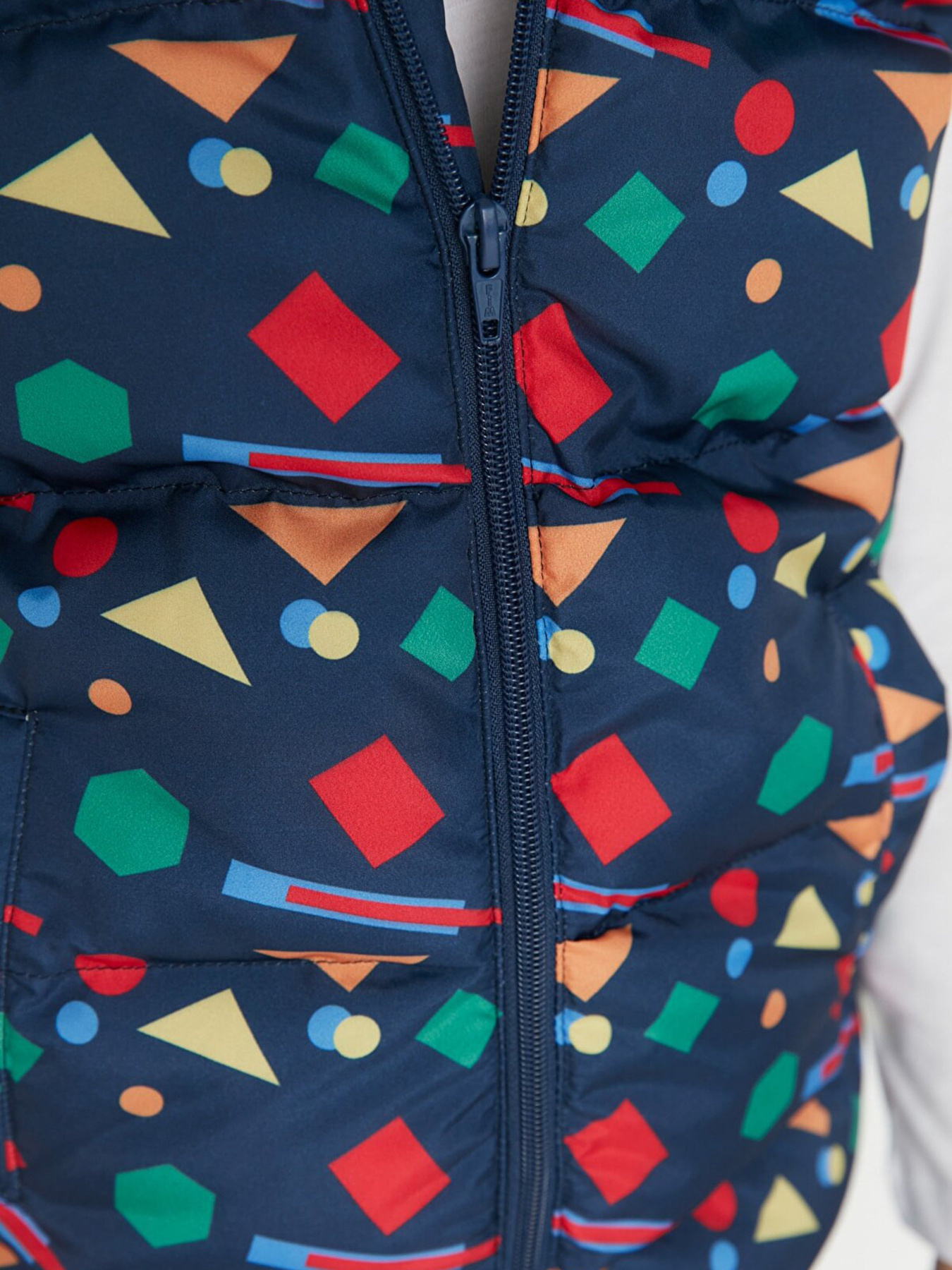 Утепленный жилет Trendyol модель TKDAW23YE00000/Lacivert Фото