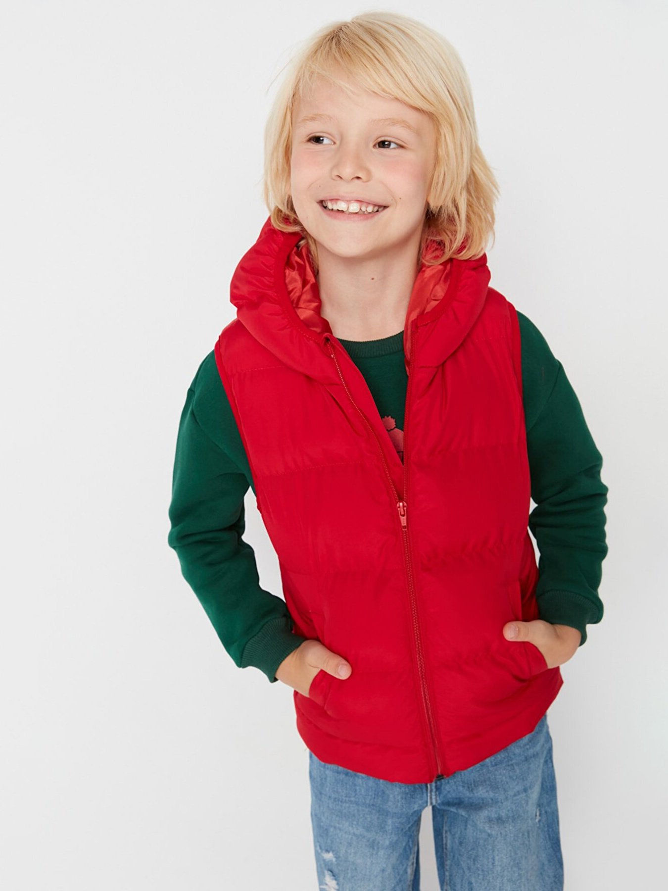 Жилет с утеплителем Trendyol модель TKDAW23YE00003/Kirmizi Фото