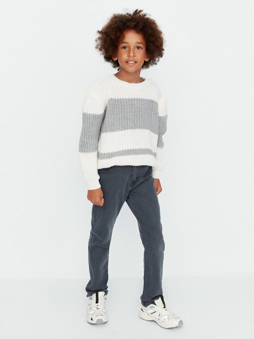 Прямые джинсы Trendyol модель TKDAW23JE00035/Gri Фото