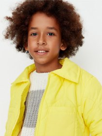 Демісезонна куртка Trendyol модель TKDAW23MO00041/Sari Фото