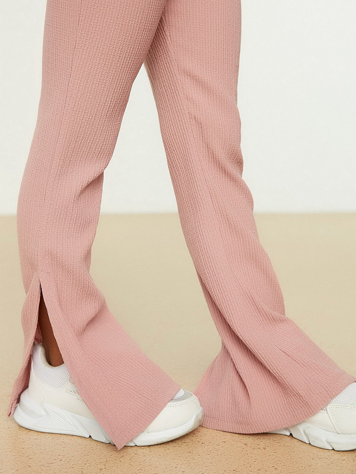 Штани повсякденні Trendyol модель TKDSS22PL0233/Gul Kurusu Фото