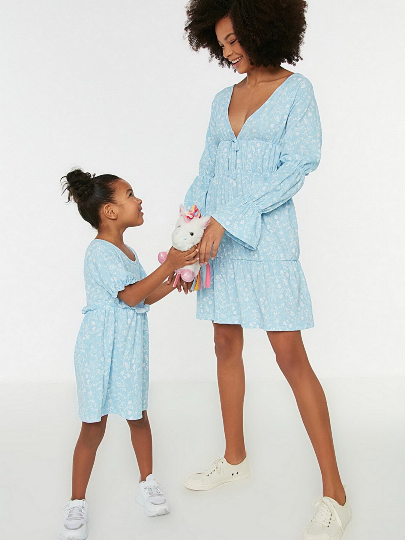 Платье миди Trendyol модель TKDSS22EL1112/Mavi Фото