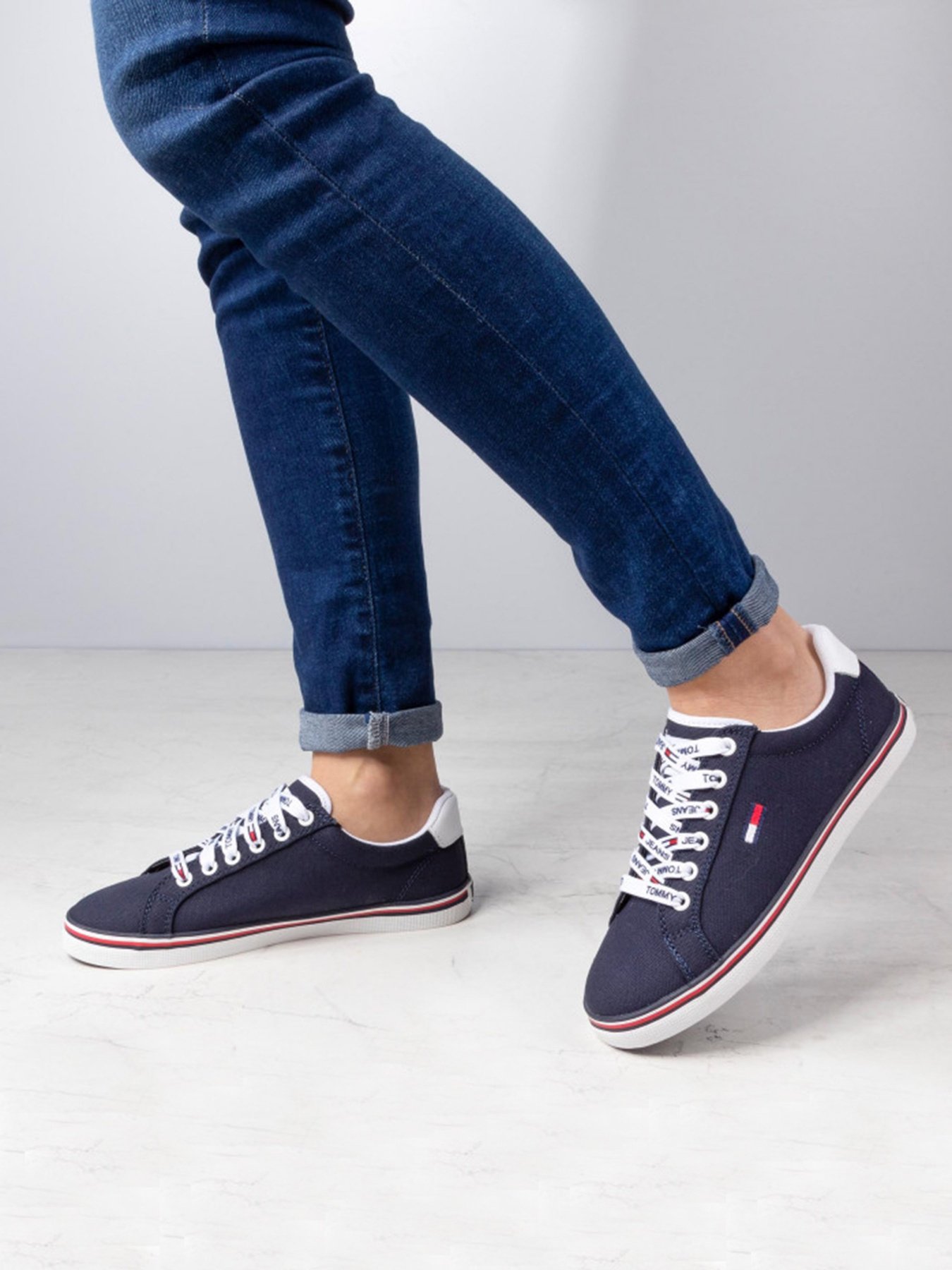 Кеды низкие Tommy Hilfiger модель EN0EN00786-C87 Фото