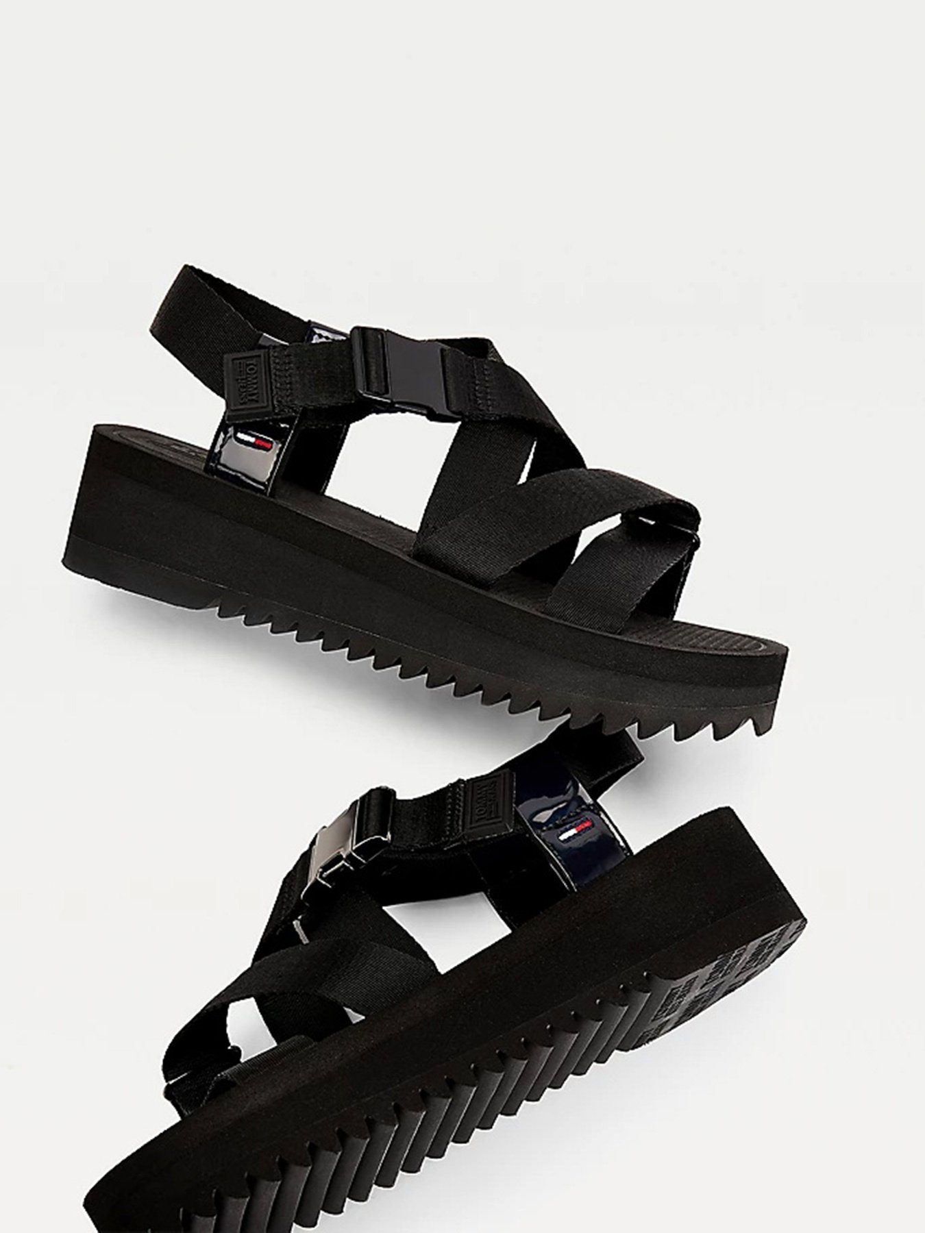 Сандалії Tommy Hilfiger IRIDESCENT STRAPPY модель EN0EN01332-BDS Фото