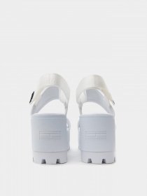 Босоніжки Tommy Hilfiger IRIDESCENT MID HEEL модель EN0EN01337-YBR Фото