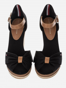 Босоніжки Tommy Hilfiger модель FW0FW00905-990 Босоніжки Tommy Hilfiger модель FW0FW00905-990 Фото