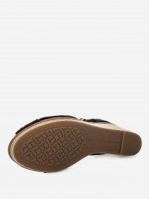 Босоніжки Tommy Hilfiger модель FW0FW00905-990 Босоніжки Tommy Hilfiger модель FW0FW00905-990 Фото