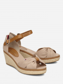 Босоножки Tommy Hilfiger модель FW0FW00906-068 Босоножки Tommy Hilfiger модель FW0FW00906-068 Фото