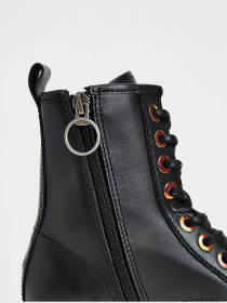 Ботинки Tommy Hilfiger Badge Iridescent Eyelet Cleat модель EN0EN01580-BDS Фото