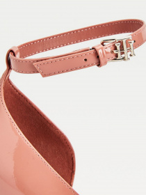 Туфли Tommy Hilfiger ESSENTIAL PATENT COURT SHOES модель FW0FW05785-SM8 Фото