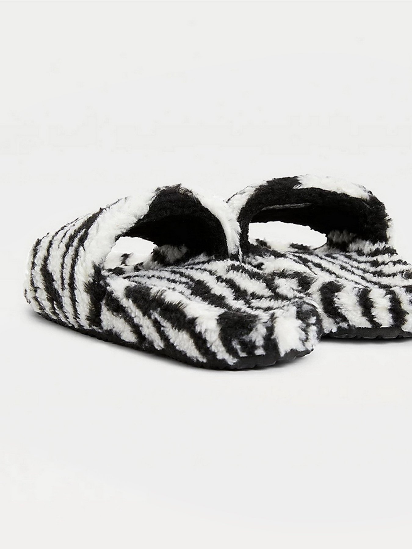 Капці Tommy Hilfiger модель EN0EN01668-BDS Фото