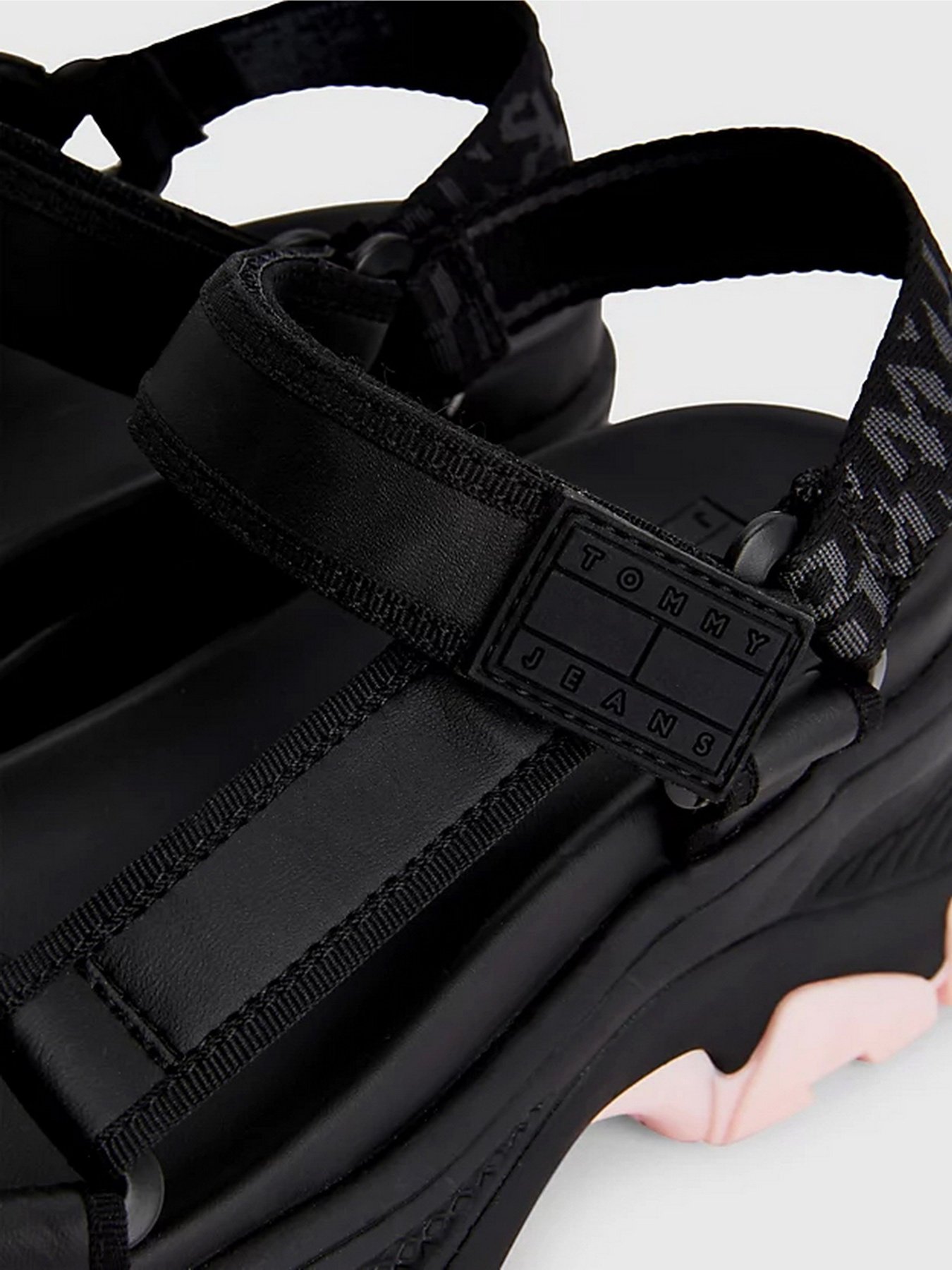 Сандалии Tommy Hilfiger модель EN0EN02074-0GJ Фото