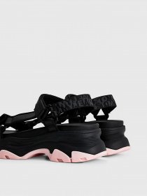 Сандалії Tommy Hilfiger модель EN0EN02074-0GJ Фото