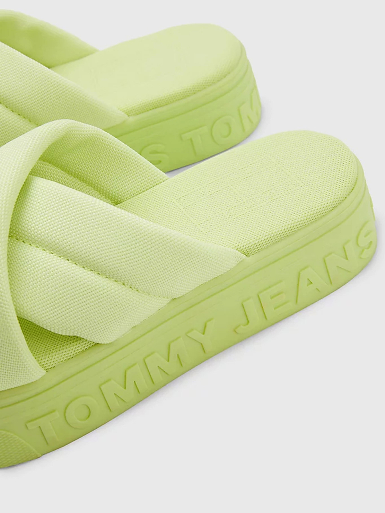 Шлепанцы Tommy Hilfiger модель EN0EN02116-MSA Шлепанцы Tommy Hilfiger модель EN0EN02116-MSA Фото