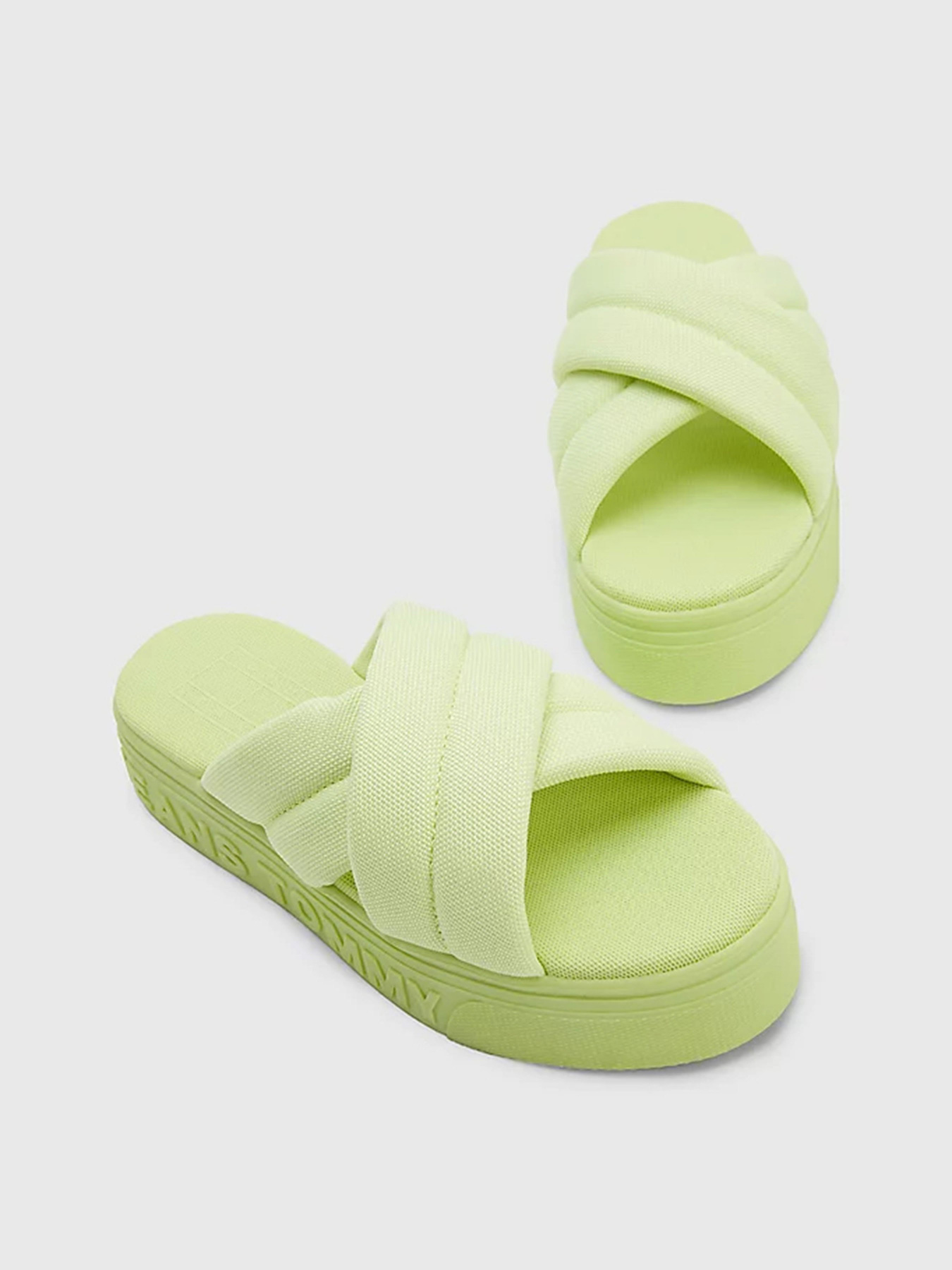 Шлепанцы Tommy Hilfiger модель EN0EN02116-MSA Шлепанцы Tommy Hilfiger модель EN0EN02116-MSA Фото