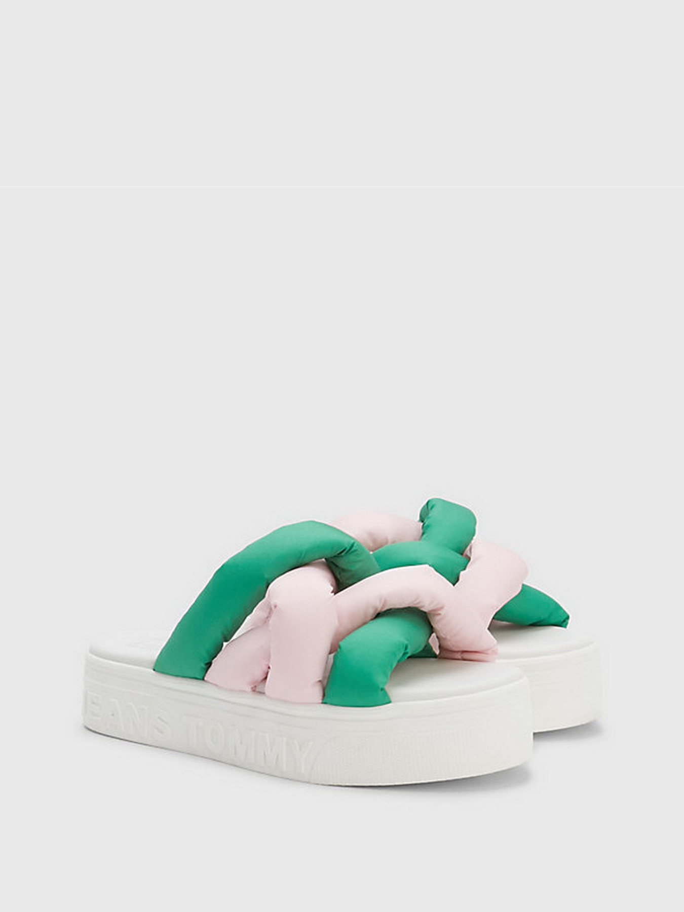 Шлепанцы Tommy Hilfiger модель EN0EN02118-LY3 Шлепанцы Tommy Hilfiger модель EN0EN02118-LY3 Фото