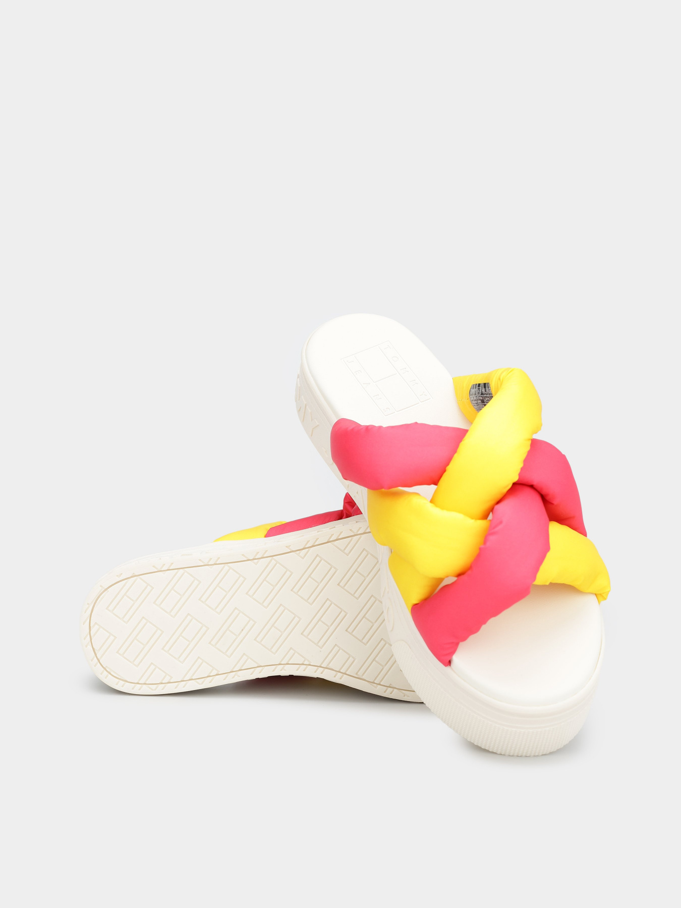 Шлепанцы Tommy Hilfiger модель EN0EN02118-TJN Шлепанцы Tommy Hilfiger модель EN0EN02118-TJN Фото