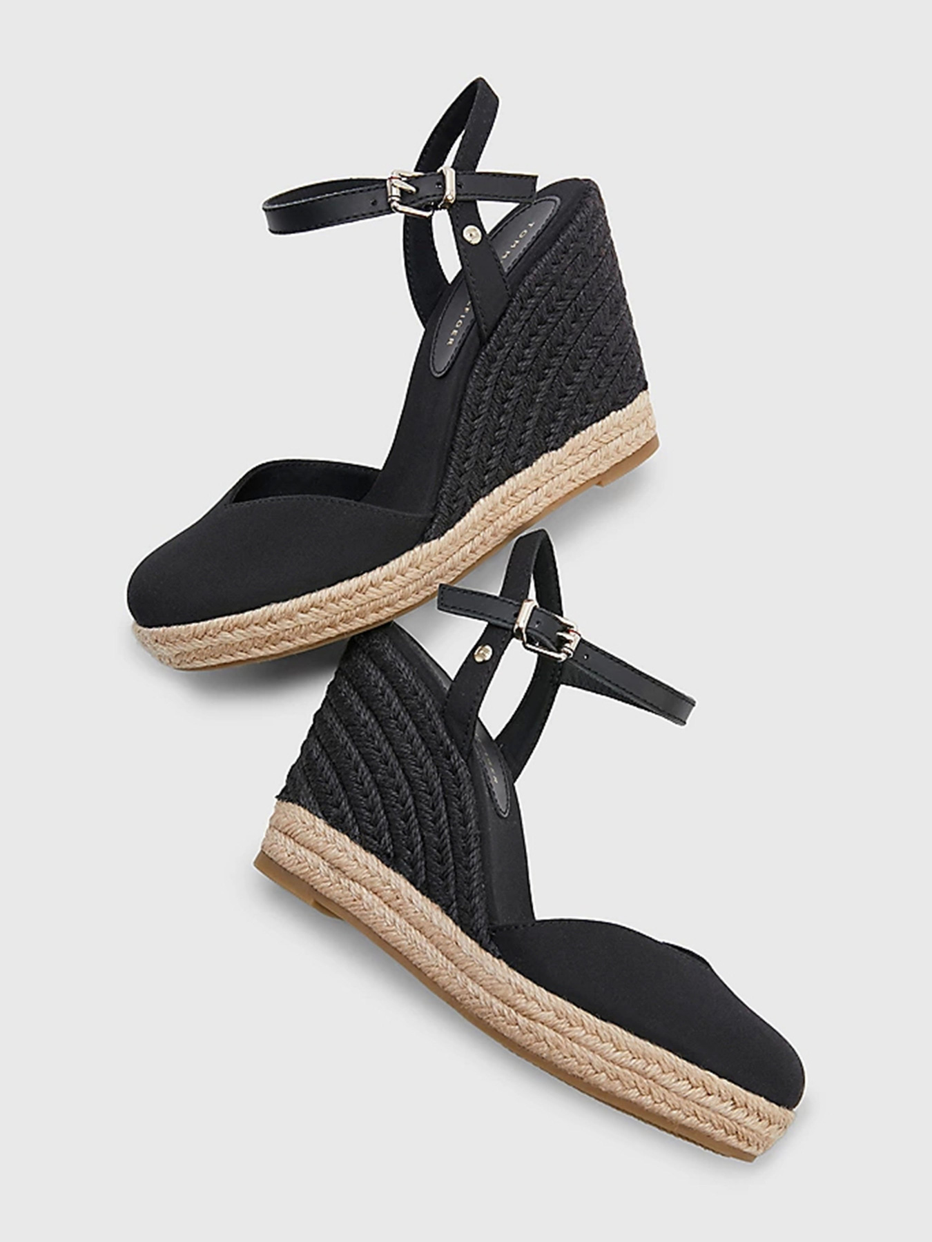 Босоножки Tommy Hilfiger модель FW0FW04786-BDS Фото