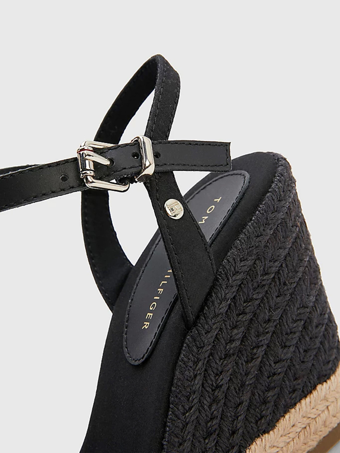 Босоніжки Tommy Hilfiger модель FW0FW04786-BDS Фото