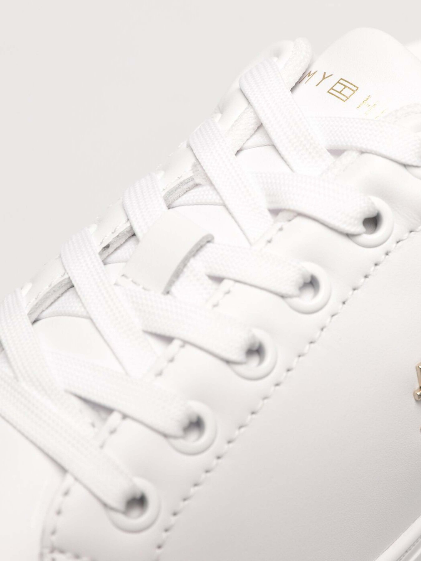 Кеды низкие Tommy Hilfiger Elevated Essential Court модель FW0FW06965-0K9 Кеды низкие Tommy Hilfiger Elevated Essential Court модель FW0FW06965-0K9 Фото