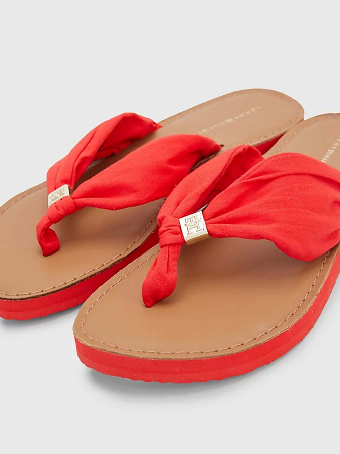 В'єтнамки Tommy Hilfiger модель FW0FW06985-SNE В'єтнамки Tommy Hilfiger модель FW0FW06985-SNE Фото