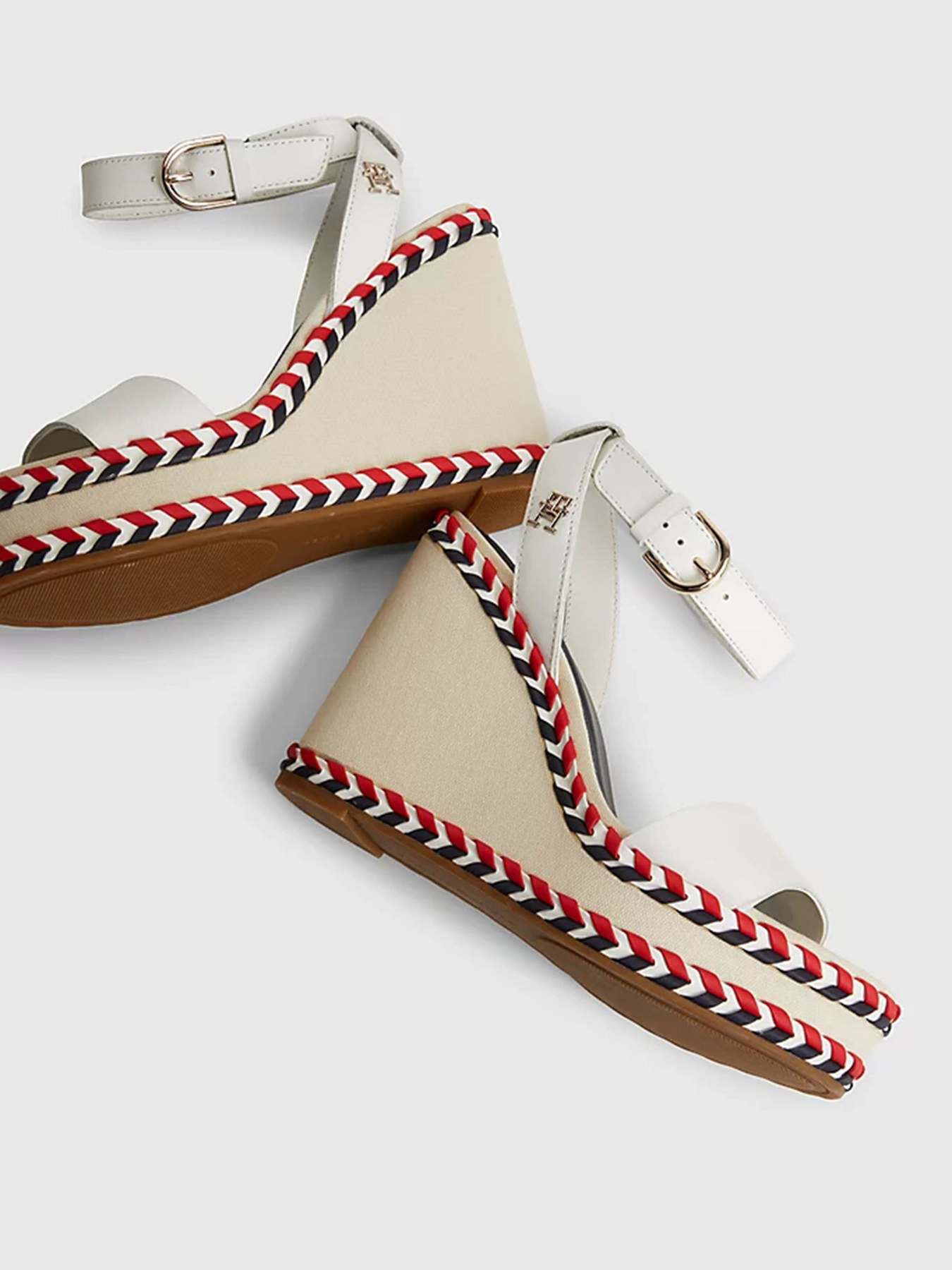 Босоножки Tommy Hilfiger модель FW0FW07009-YBL Фото