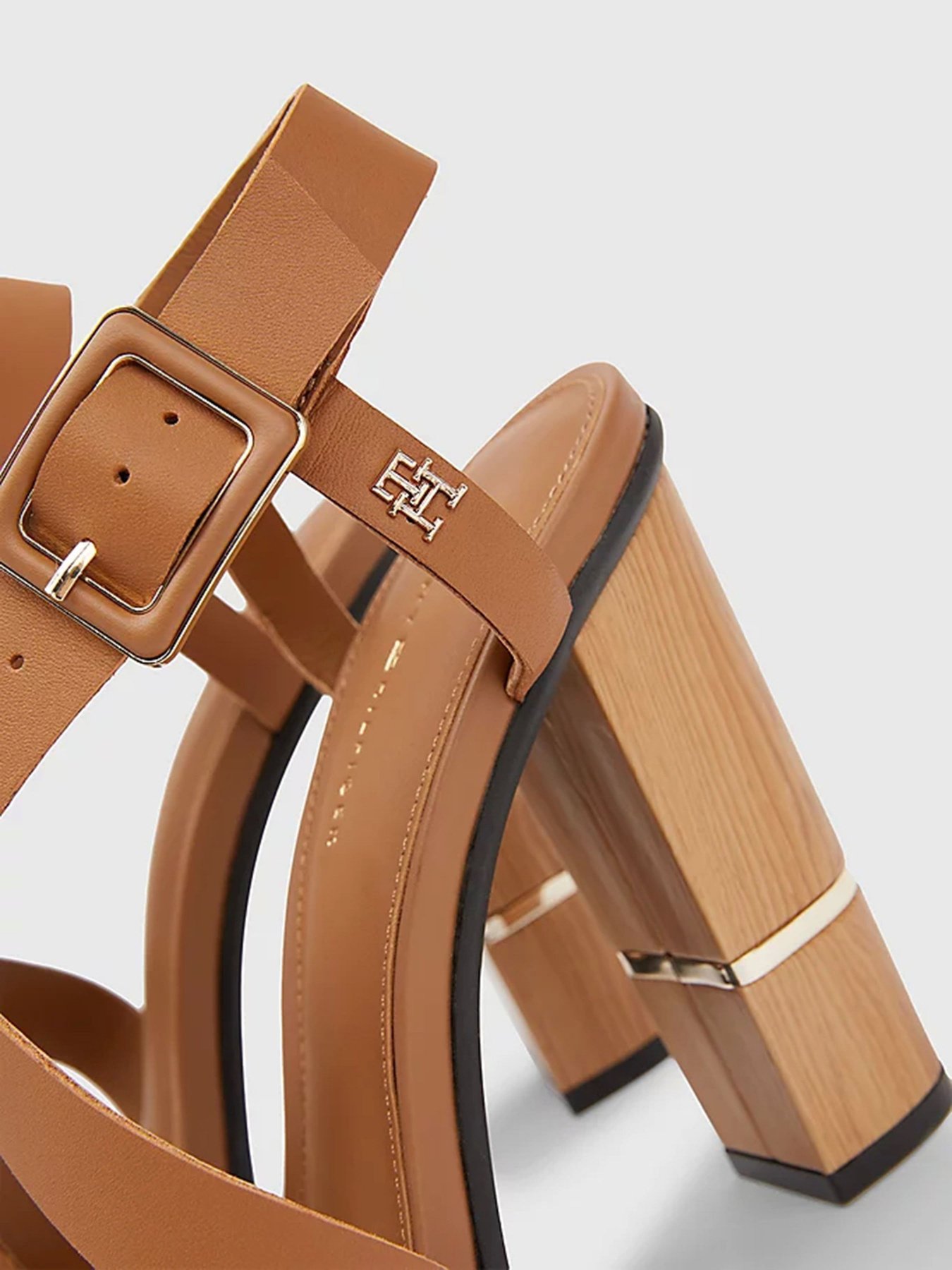 Босоніжки Tommy Hilfiger модель FW0FW07016-GU9 Фото