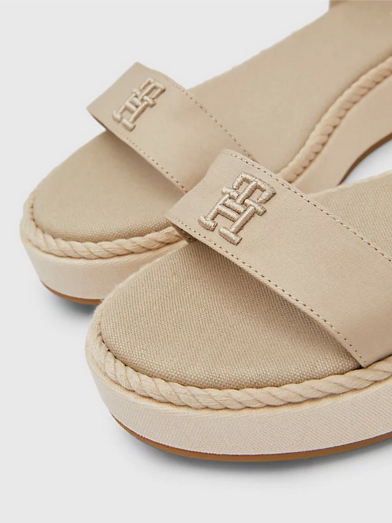 Сандалии Tommy Hilfiger модель FW0FW07019-RBT Фото