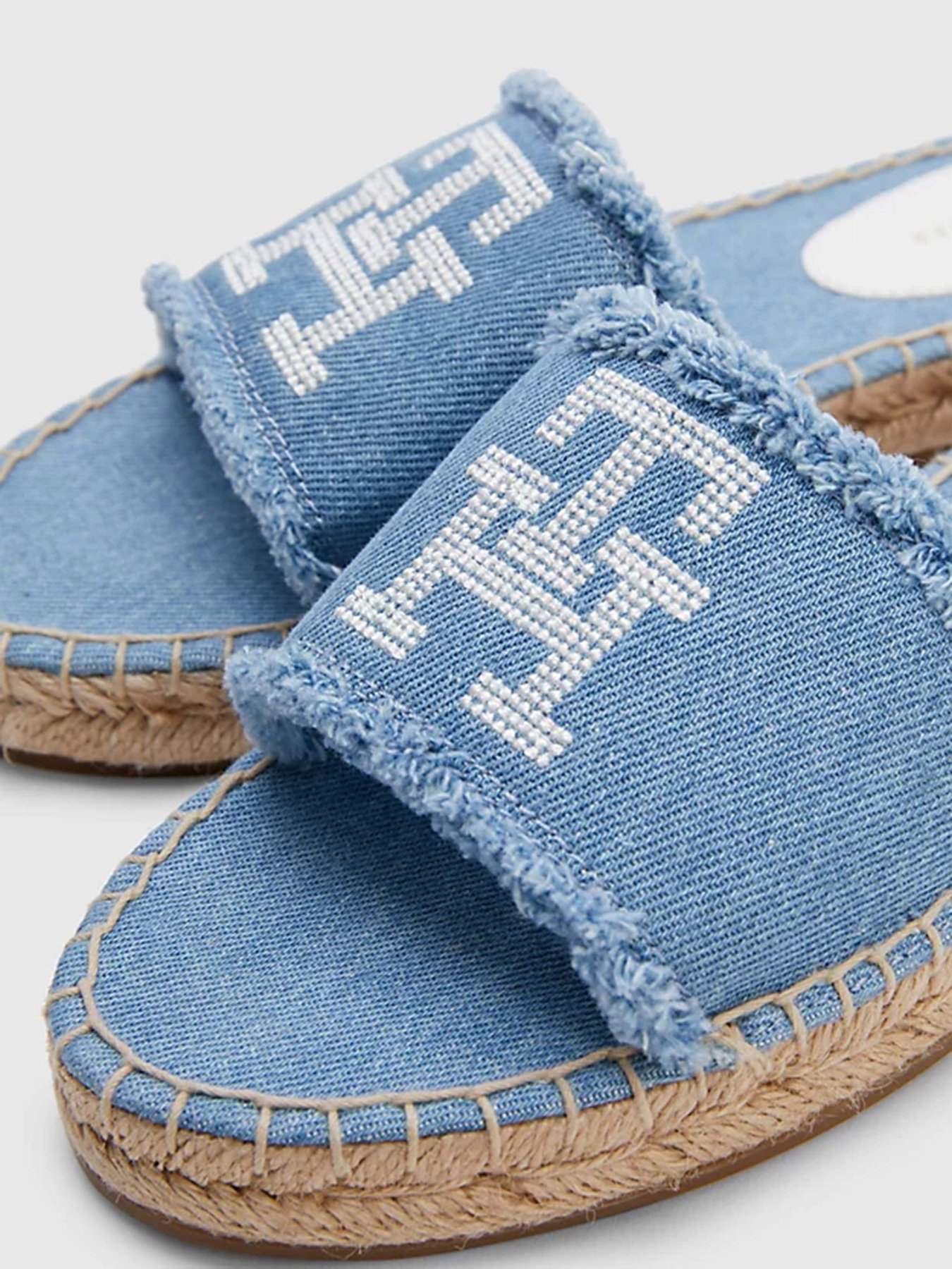 Шлепанцы Tommy Hilfiger модель FW0FW07095-0G1 Фото