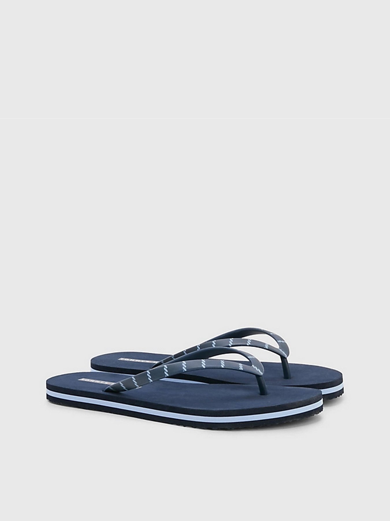 Вьетнамки Tommy Hilfiger модель FW0FW07141-DW6 Вьетнамки Tommy Hilfiger модель FW0FW07141-DW6 Фото