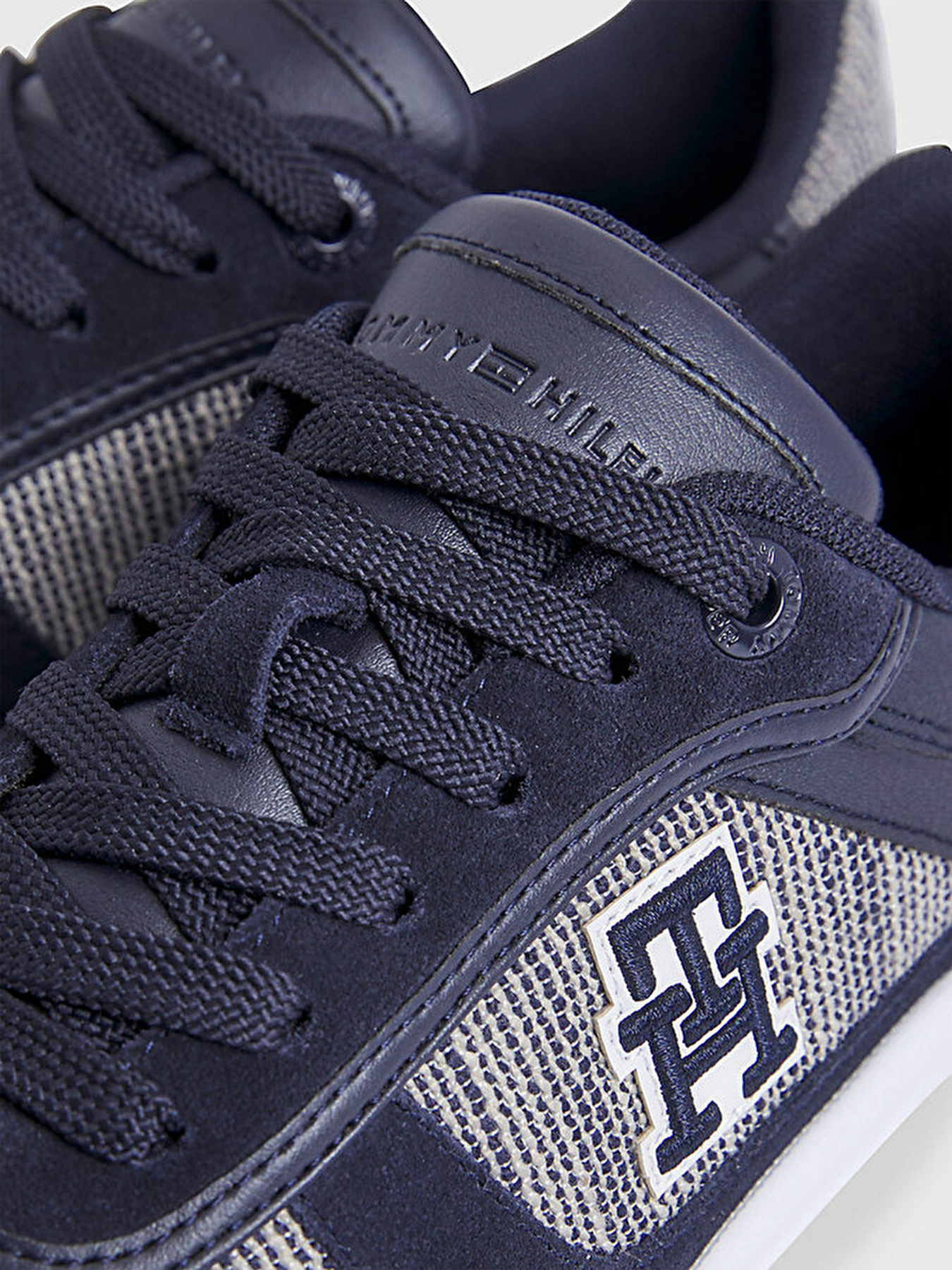 Кеды низкие Tommy Hilfiger WOVEN BASKET SNEAKER модель FW0FW07289-DW6 Фото