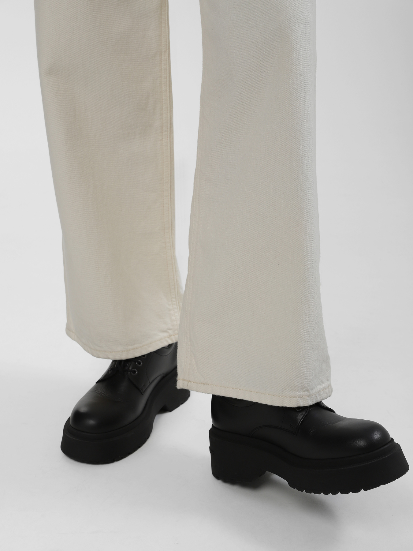 Броги Tommy Hilfiger CHUNKY CLEAT LEATHER DERBY модель EN0EN02219-BDS Фото