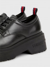 Броги Tommy Hilfiger CHUNKY CLEAT LEATHER DERBY модель EN0EN02219-BDS Фото