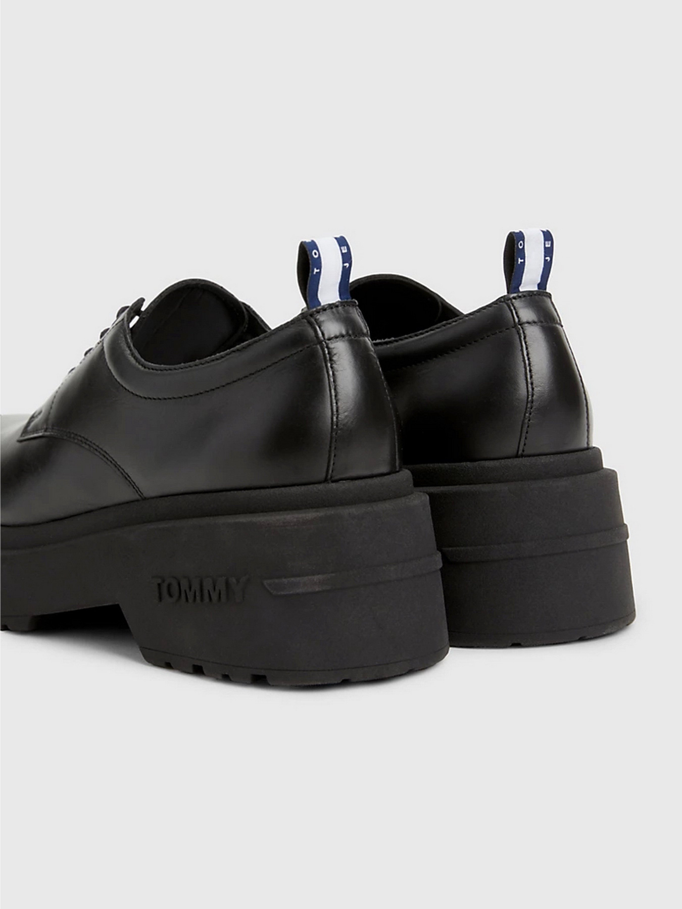 Броги Tommy Hilfiger CHUNKY CLEAT LEATHER DERBY модель EN0EN02219-BDS Фото