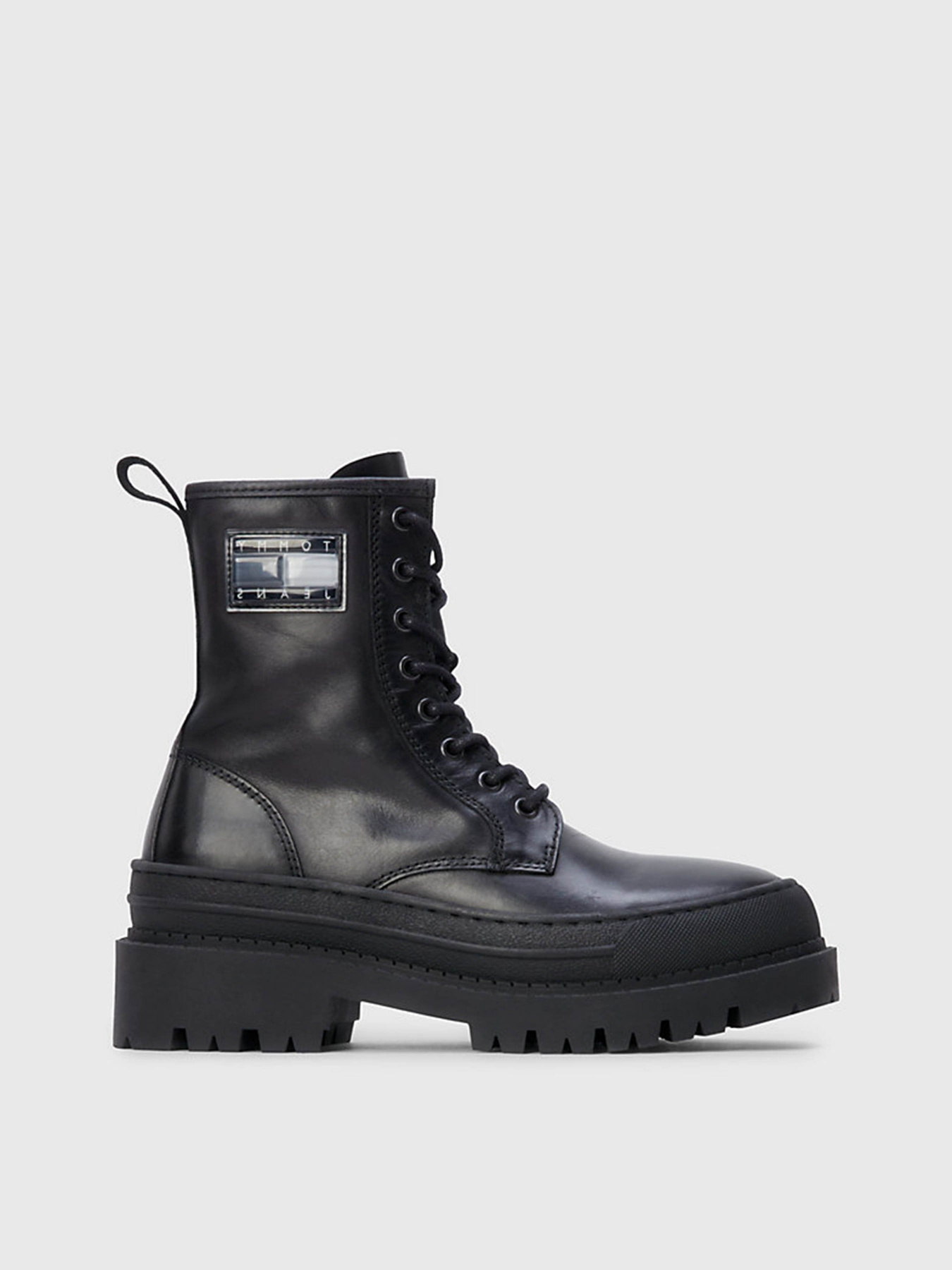 Ботинки Tommy Hilfiger CHUNKY CLEAT LEATHER ANKLE модель EN0EN02217-BDS Фото