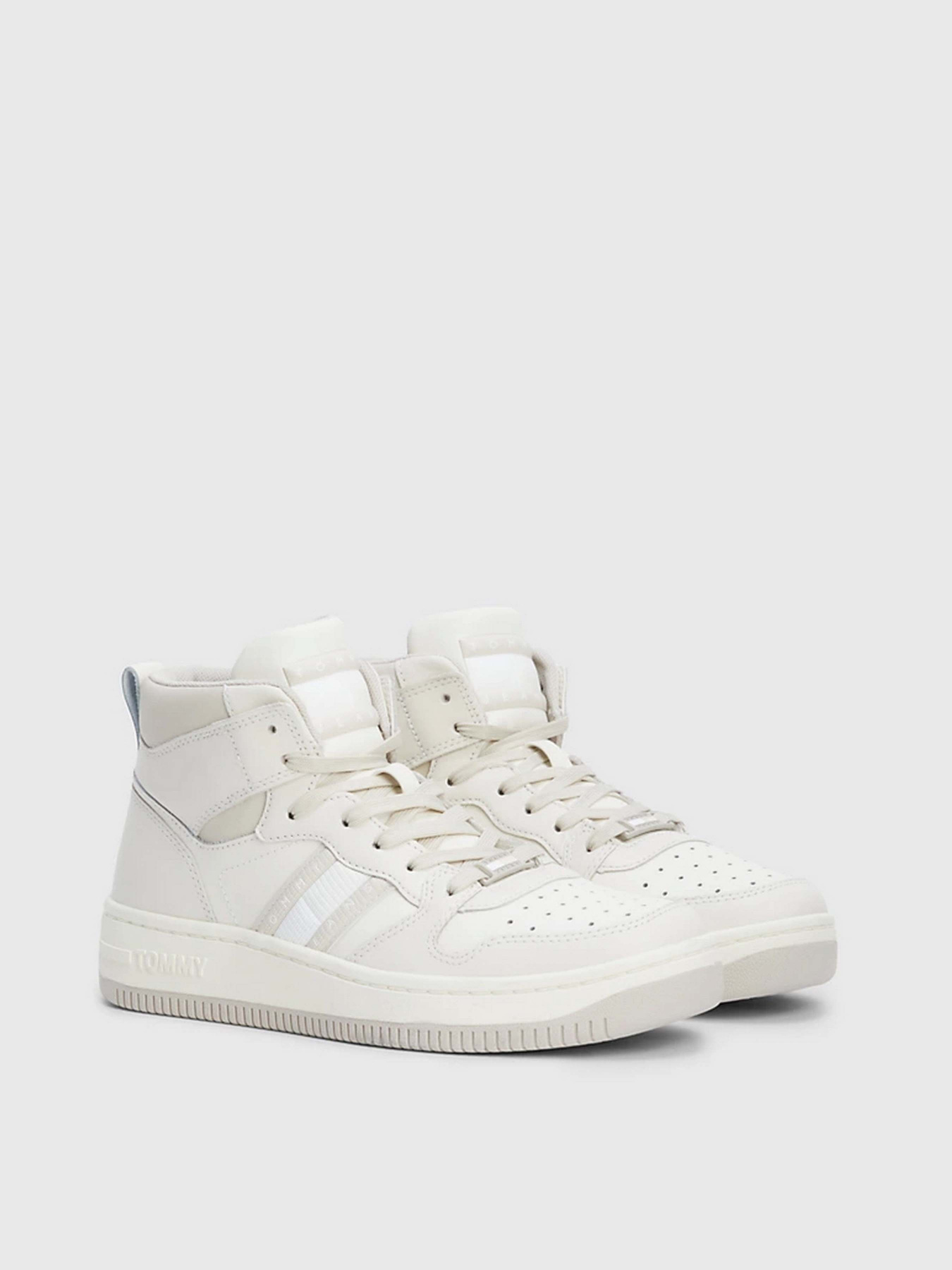 Кроссовки Tommy Hilfiger RETRO BASKETBALL TRAINERS модель EN0EN02205-YBI Фото