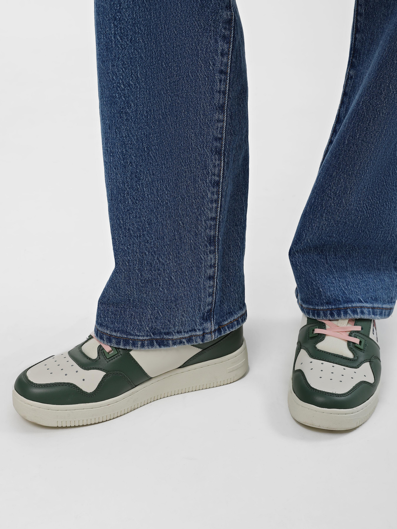 Кросівки повсякденні Tommy Hilfiger RETRO BASKETBALL TRAINERS модель EN0EN02204-MBG Фото