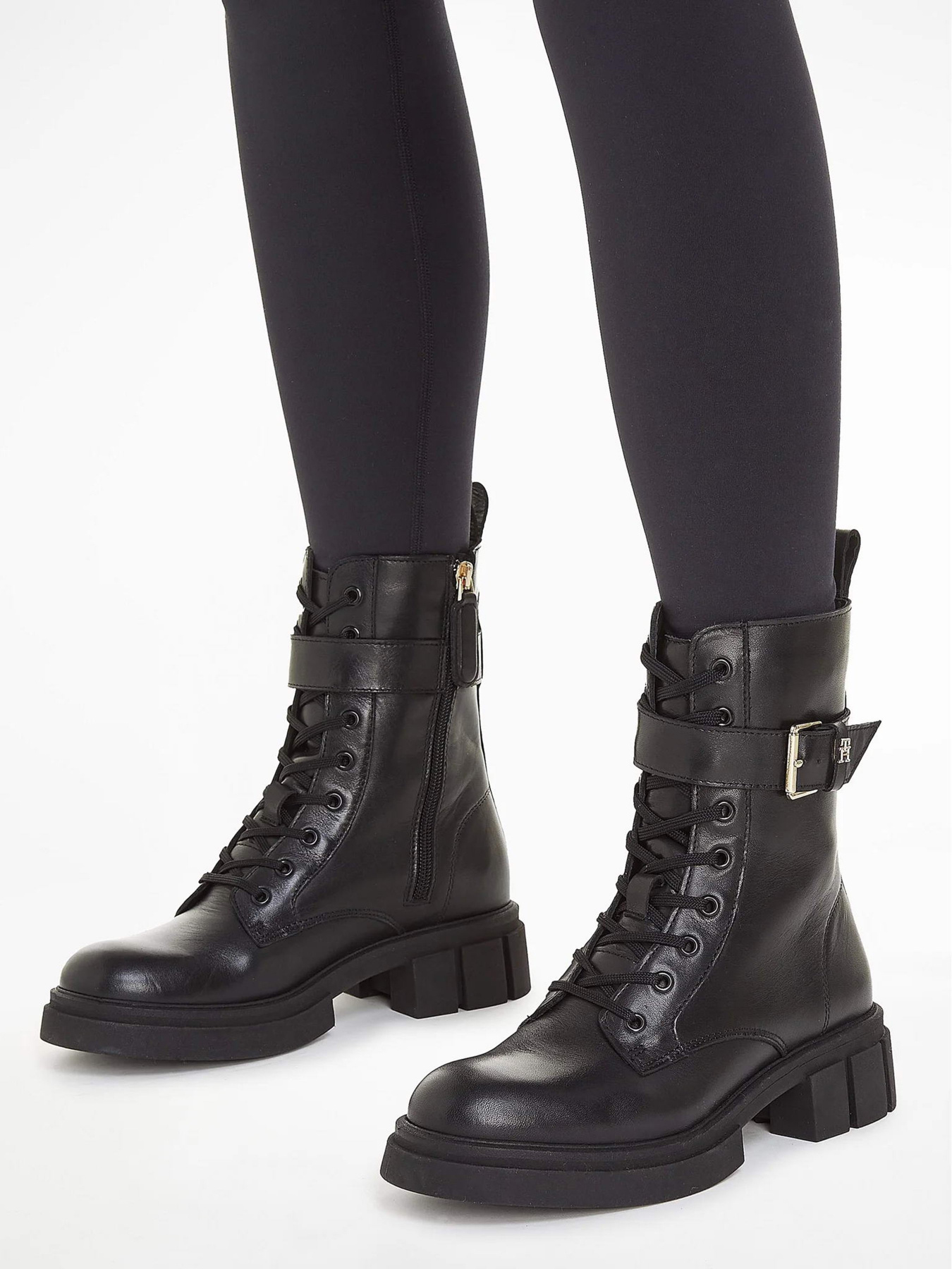 Черевики Tommy Hilfiger Cool Feminine Bikerboot модель FW0FW07322-BDS Фото