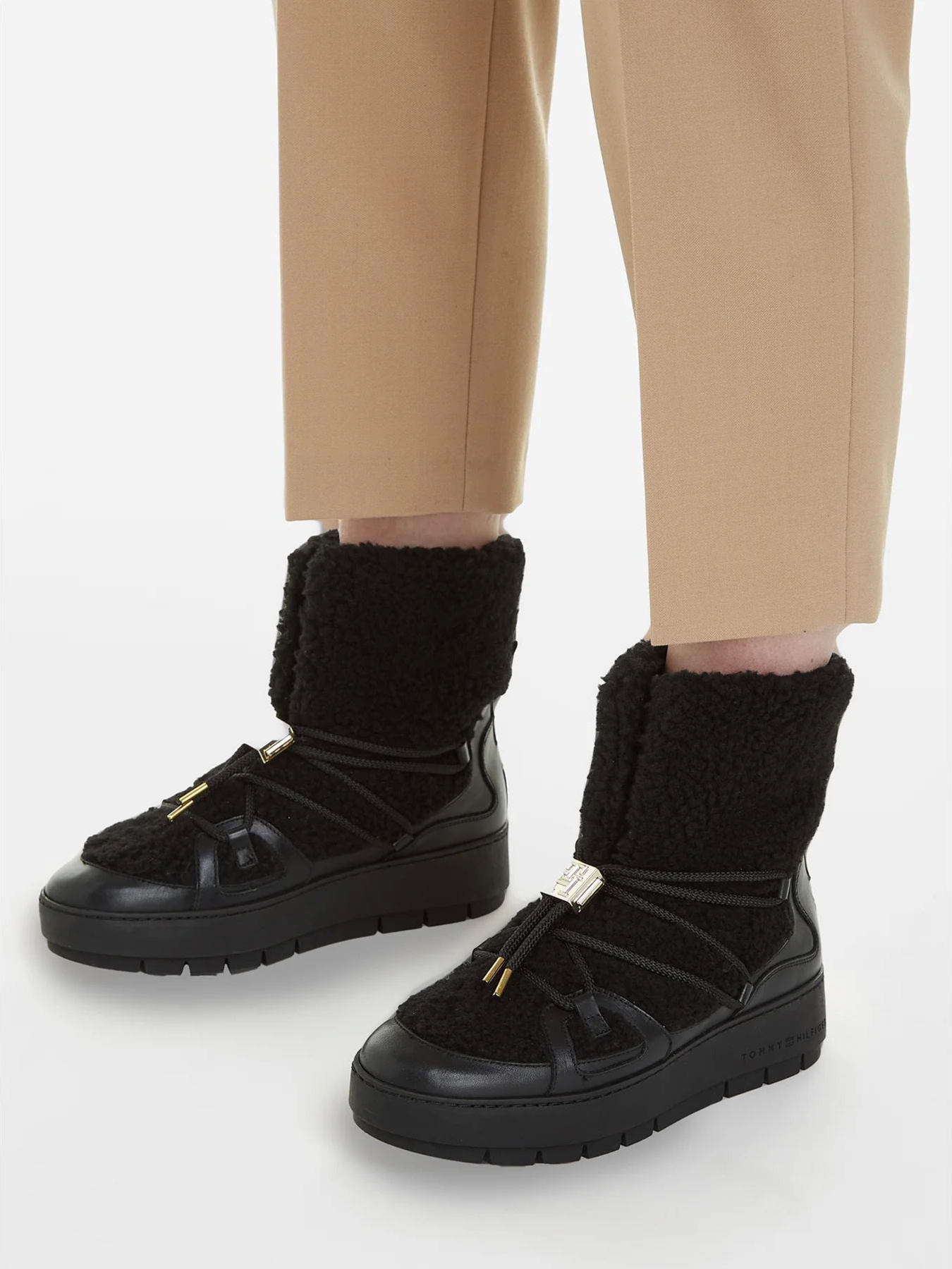 Сапоги дутики Tommy Hilfiger Tommy Teddy Snowboot модель FW0FW07505-BDS Фото