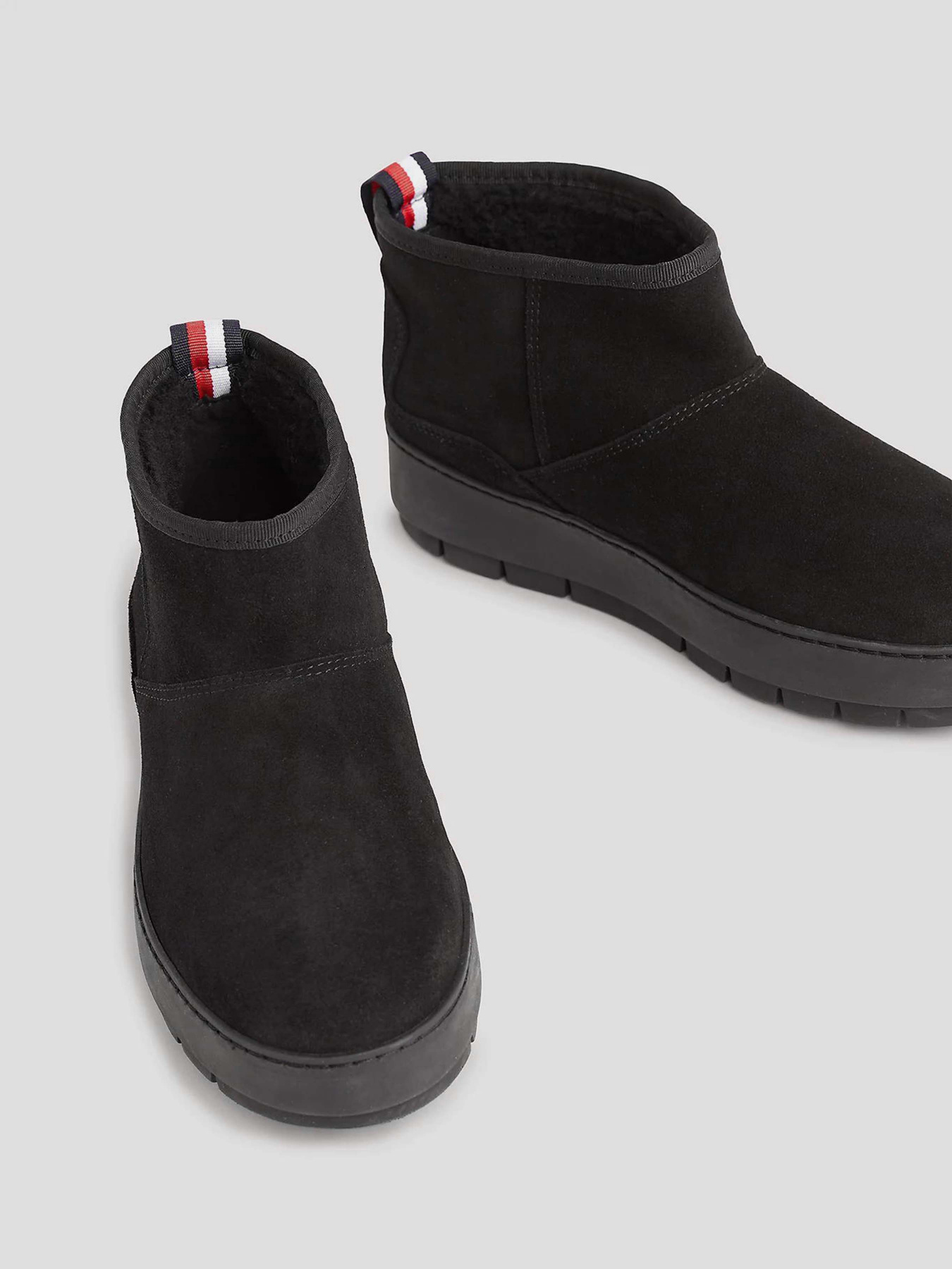 Чоботи Tommy Hilfiger Warm Lined Suede Low Snow Boots модель FW0FW07662-BDS Фото