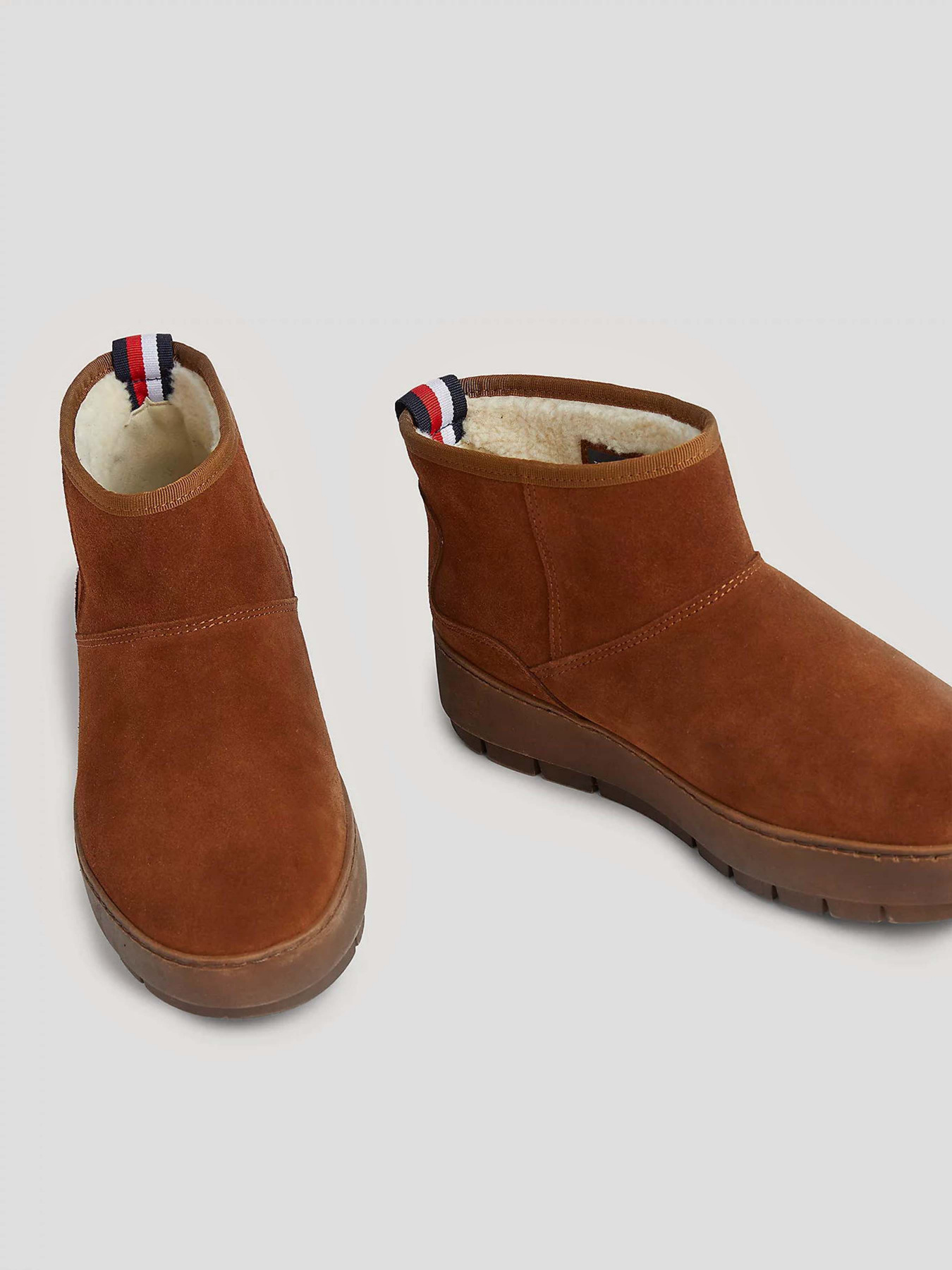 Сапоги Tommy Hilfiger Warm Lined Suede Low Snow Boots модель FW0FW07662-GTU Фото