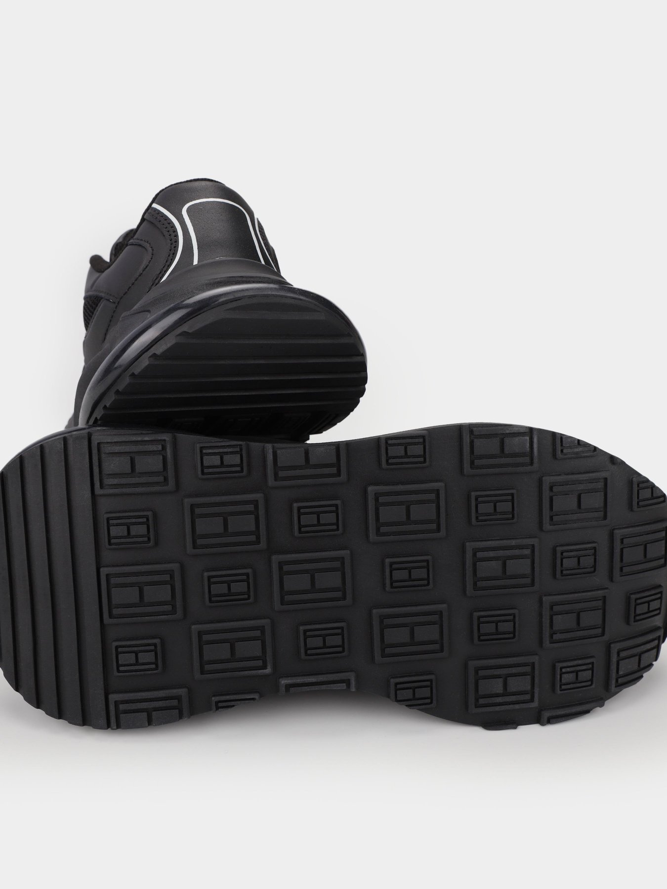 Кросівки повсякденні Tommy Hilfiger Chunky Runner модель EN0EN02247-BDS Фото