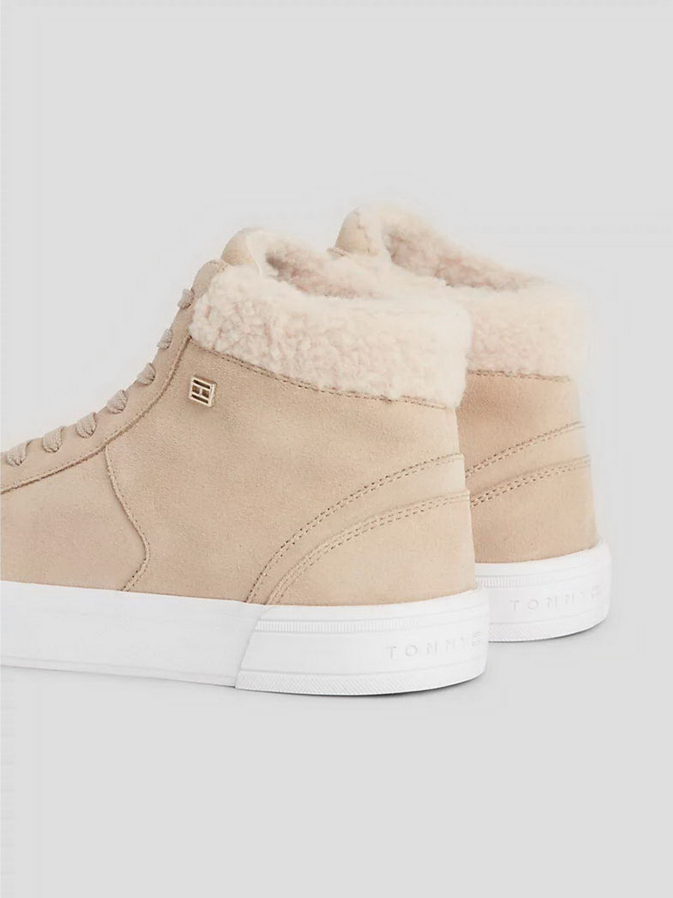 Ботинки Tommy Hilfiger Suede High-Top Trainers модель FW0FW07549-ABO Фото