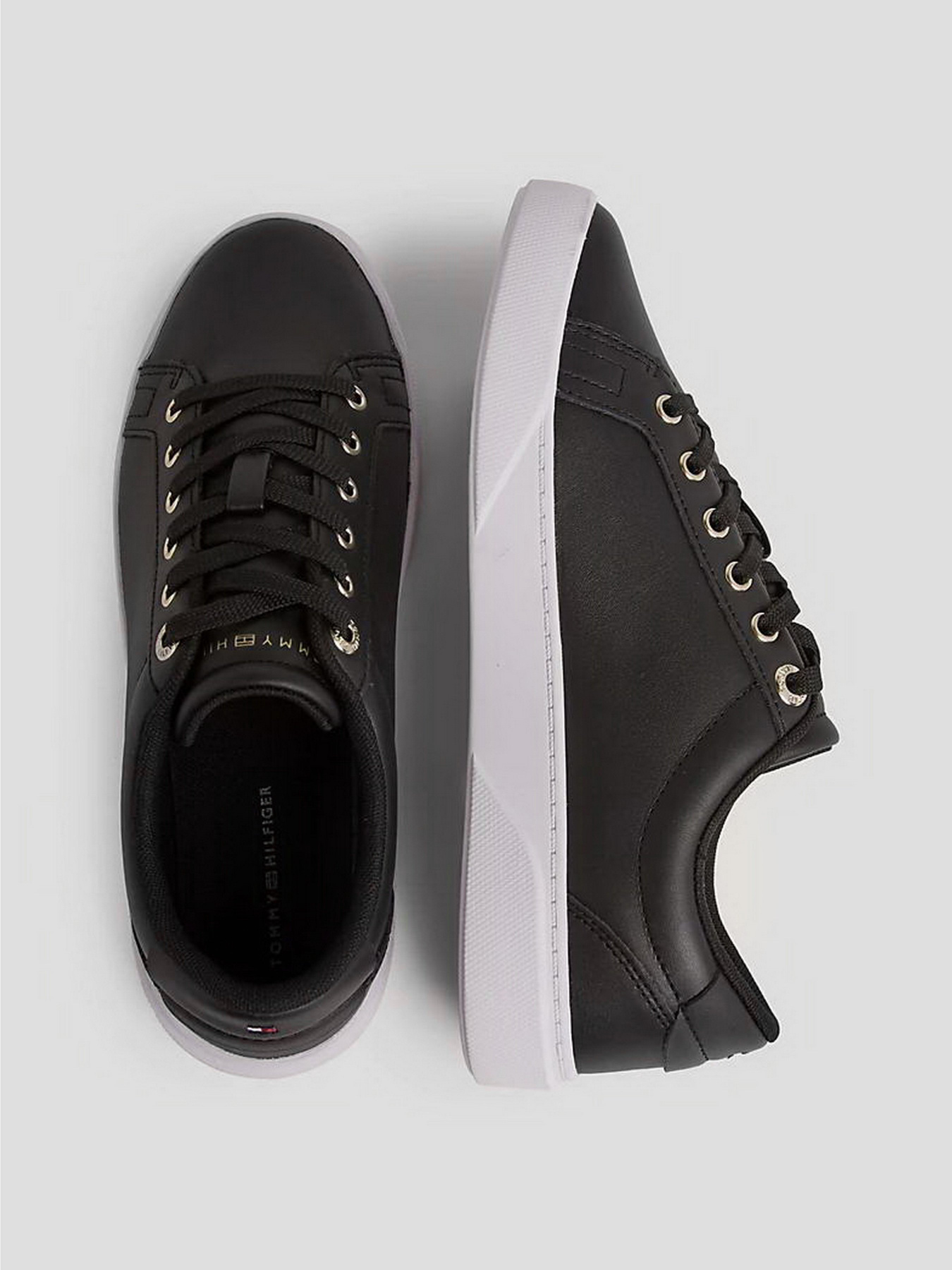 Кеды низкие Tommy Hilfiger Genuine Leather Logo Detailed Sneaker модель FW0FW07560-0GJ Фото