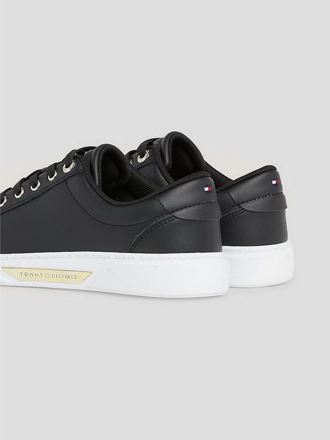 Кеди низькі Tommy Hilfiger Genuine Leather Logo Detailed Sneaker модель FW0FW07560-0GJ Фото