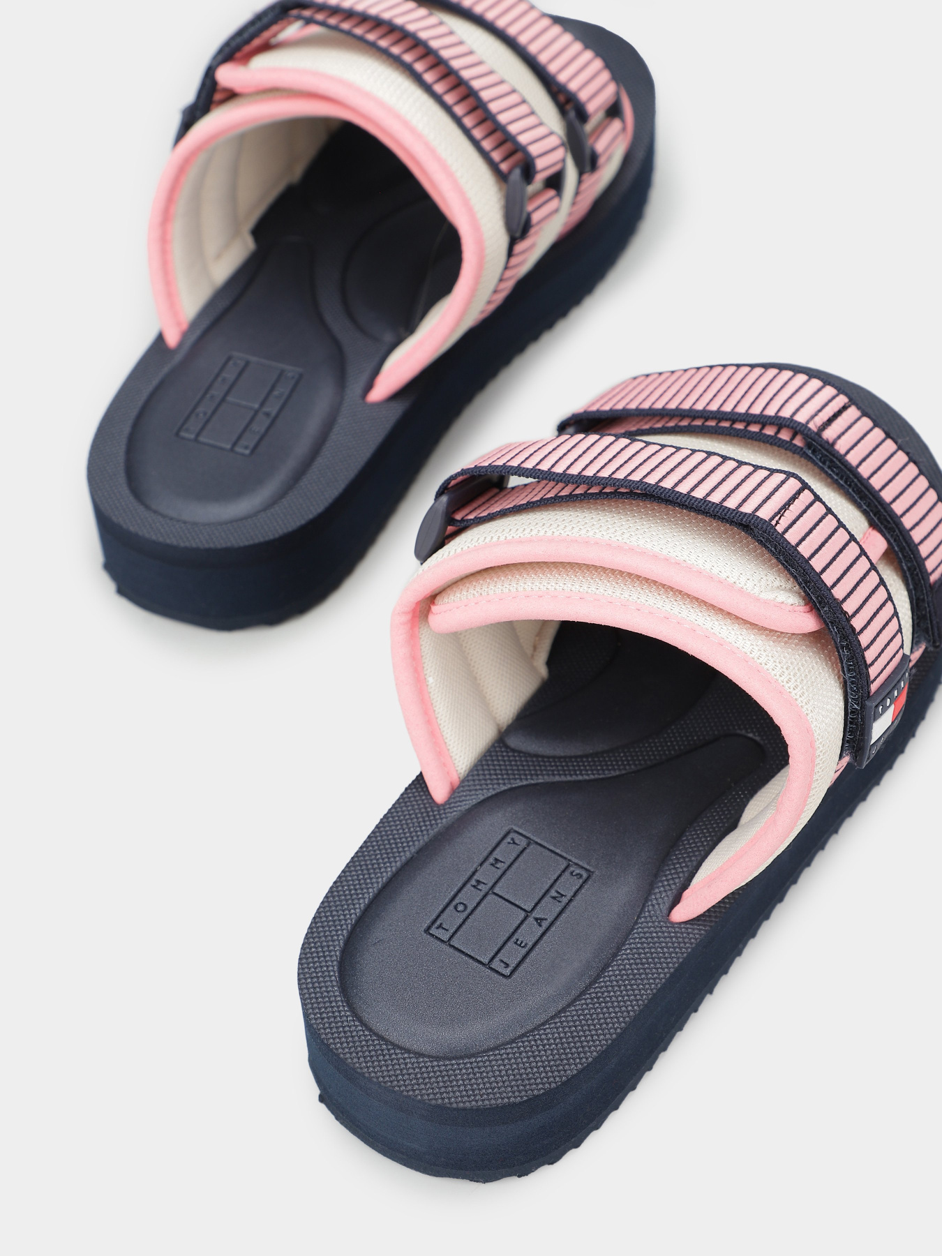 Шлепанцы Tommy Hilfiger модель EN0EN02544-C1G Шлепанцы Tommy Hilfiger модель EN0EN02544-C1G Фото