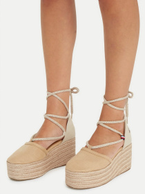 Босоніжки Tommy Hilfiger модель FW0FW07746-RBL Фото