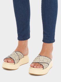 Шлепанцы Tommy Hilfiger модель FW0FW07895-0F4 Фото