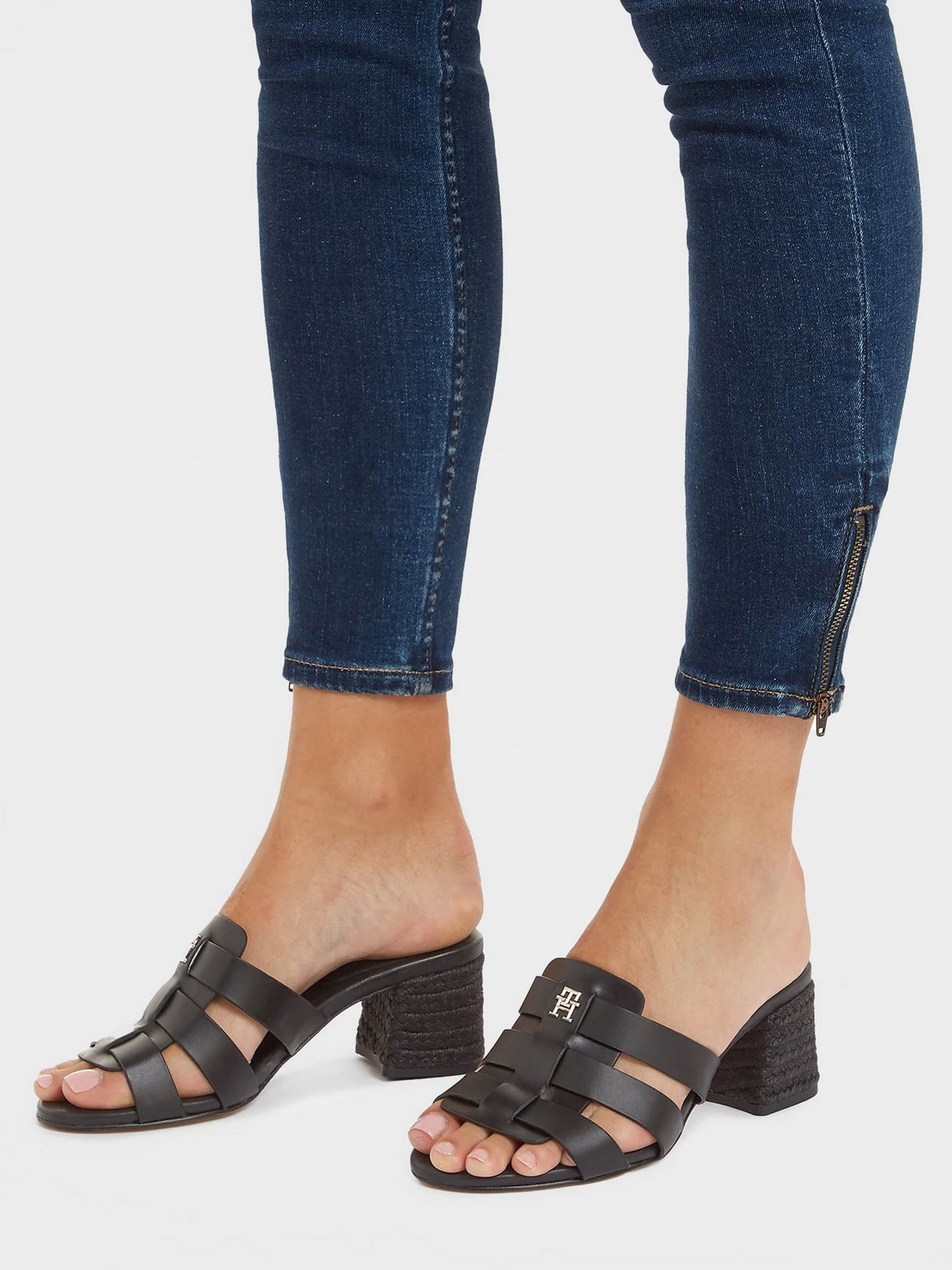 Босоножки Tommy Hilfiger модель FW0FW08049-BDS Фото